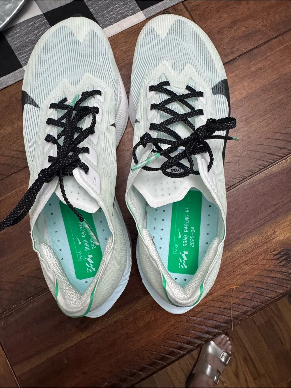 Nike Women's Vaporfly 4 Road Running Shoes 7.5
